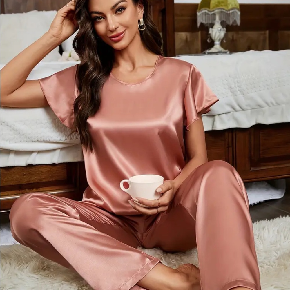 Elegant Pink Satin Pajama Set for Intimate Sleepwear